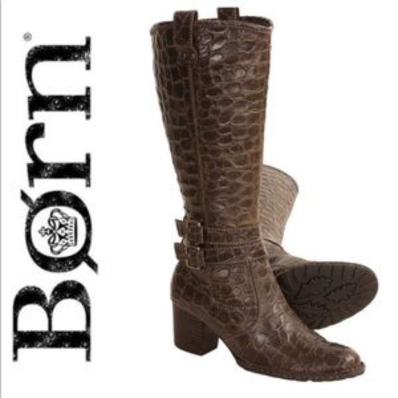 Born Lewisa Dayton Croc size 7M ~ E 38